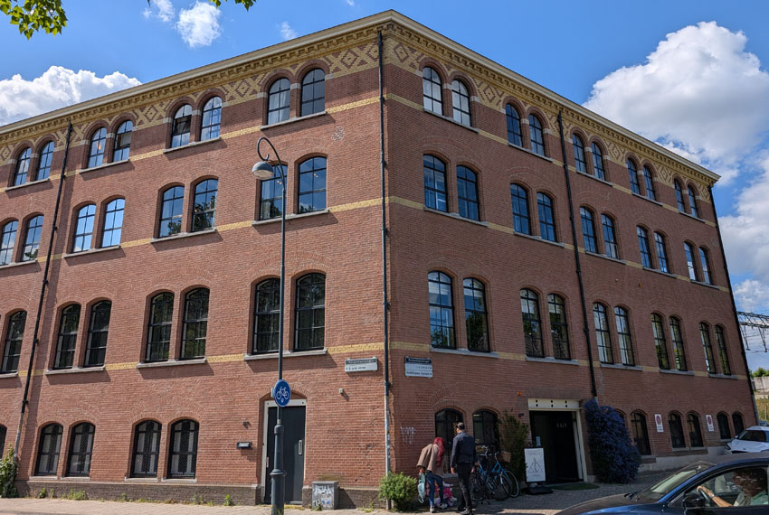 Bedrijfsverzamelgebouw