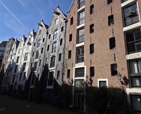 Burgwallen-Nieuwe Zijde-woningen-spuistraat